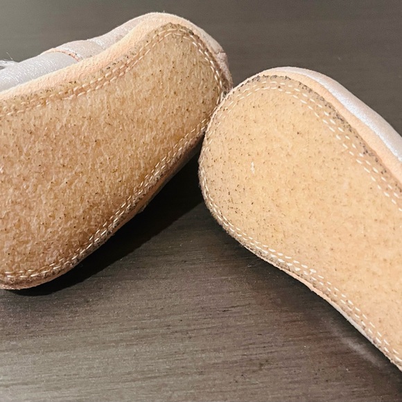 EZ PZ Easy Peasy Silver Cat Booties - Picture 2 of 4